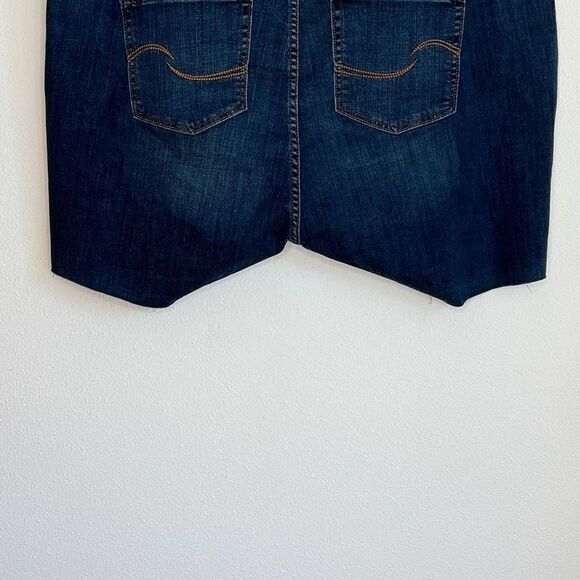 Levi’s Signature Modern Shorts Medium Wash Denim - 22 - New - Picture 8 of 11